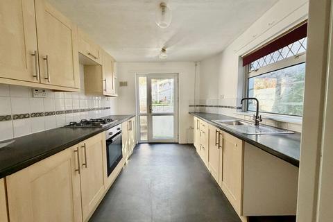 3 bedroom terraced house to rent, Lewis Street, Blackwood, NP12