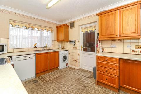 2 bedroom bungalow for sale, Manor Road, Tring, HP23