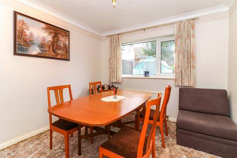 2 bedroom bungalow for sale, Manor Road, Tring, HP23