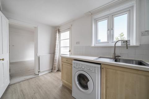 2 bedroom terraced house to rent, Bexley Street, Windsor, SL4