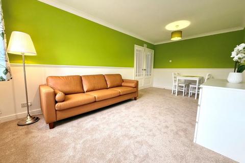 2 bedroom flat to rent, Thorgam Court, Grimsby DN31