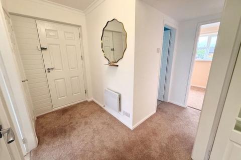2 bedroom flat to rent, Thorgam Court, Grimsby DN31