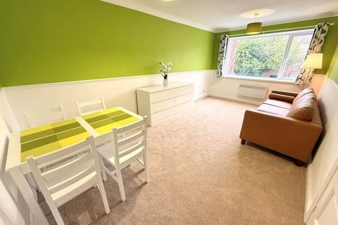 2 bedroom flat to rent, Thorgam Court, Grimsby DN31