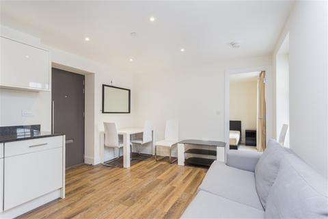 1 bedroom apartment to rent, 21 Ravenscourt Gardens, London W6