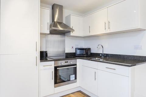 1 bedroom apartment to rent, 21 Ravenscourt Gardens, London W6