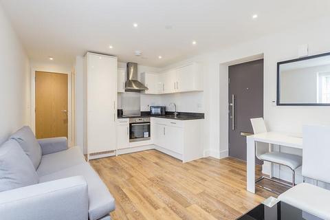 1 bedroom apartment to rent, 21 Ravenscourt Gardens, London W6