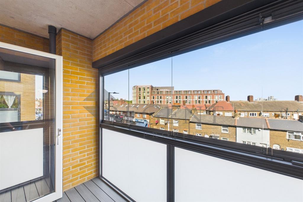 Apartment in London - More