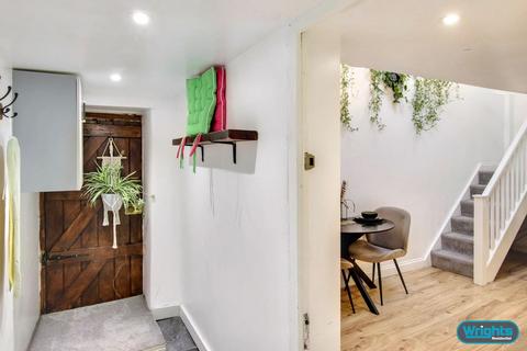 1 bedroom maisonette to rent, Mortimer Street, Trowbridge