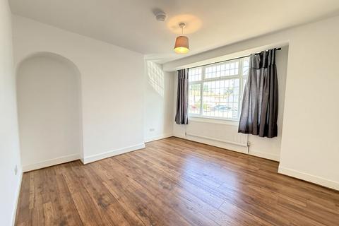 3 bedroom house to rent, Recreation Avenue, Romford