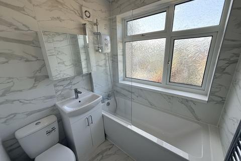 3 bedroom house to rent, Recreation Avenue, Romford