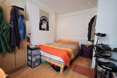 1 bedroom apartment to rent, Brithdir Street, Cardiff CF24