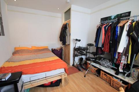 1 bedroom apartment to rent, Brithdir Street, Cardiff CF24