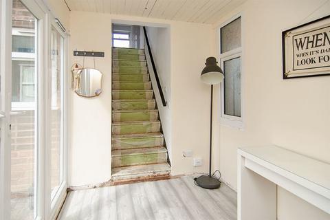 2 bedroom maisonette for sale, Hawthorne Crescent, Burntwood WS7