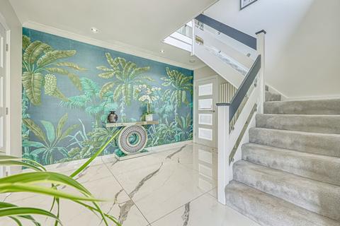 5 bedroom detached house for sale, Southend-on-sea SS3