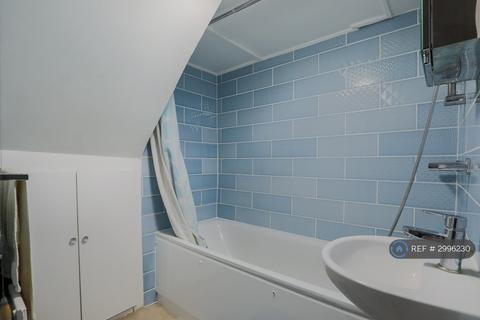2 bedroom flat to rent, Jerningham Road, London, SE14