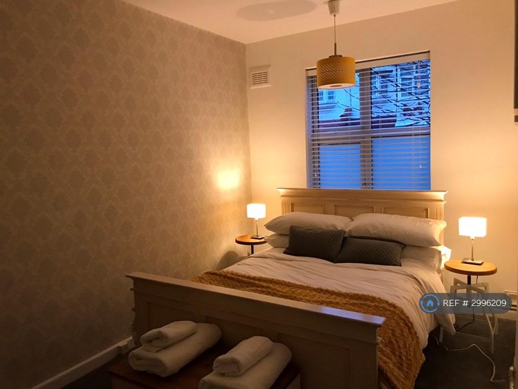 Apartment in London - View 5