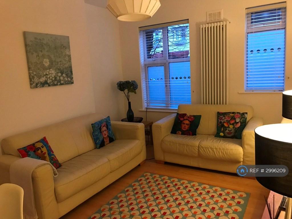 Apartment in London - More