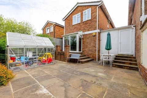 Bardolph Avenue, Selsdon CR0
