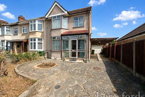 Harwood Avenue, Hornchurch, RM11
