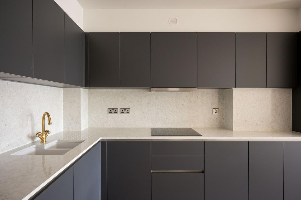 Apartment in Tottenham Hale - More
