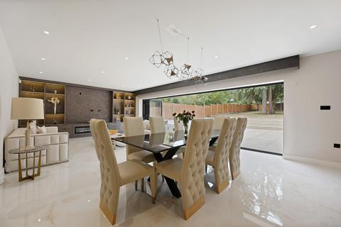 5 bedroom detached bungalow for sale, Links Drive, Radlett, WD7