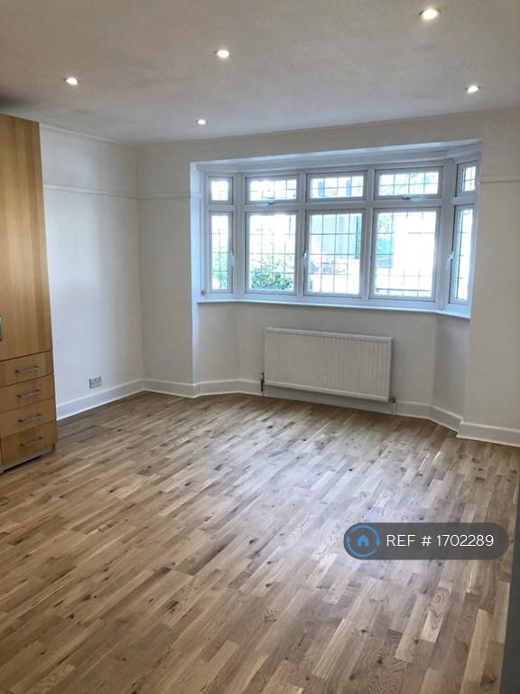 House in London - View 5