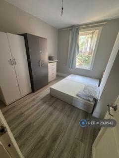 4 bedroom terraced house to rent, Sandringham Road, Thornton Heath, CR7