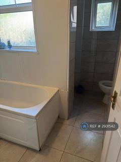 4 bedroom terraced house to rent, Sandringham Road, Thornton Heath, CR7