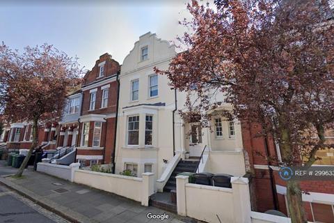 3 bedroom flat to rent, Dennington Park Road, London, NW6