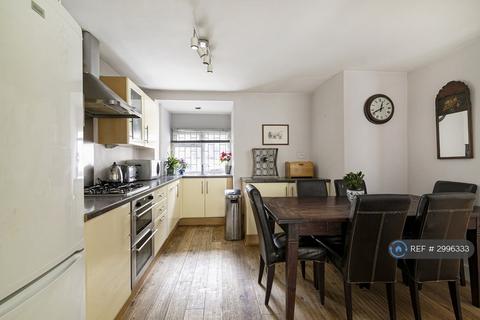 3 bedroom flat to rent, Dennington Park Road, London, NW6
