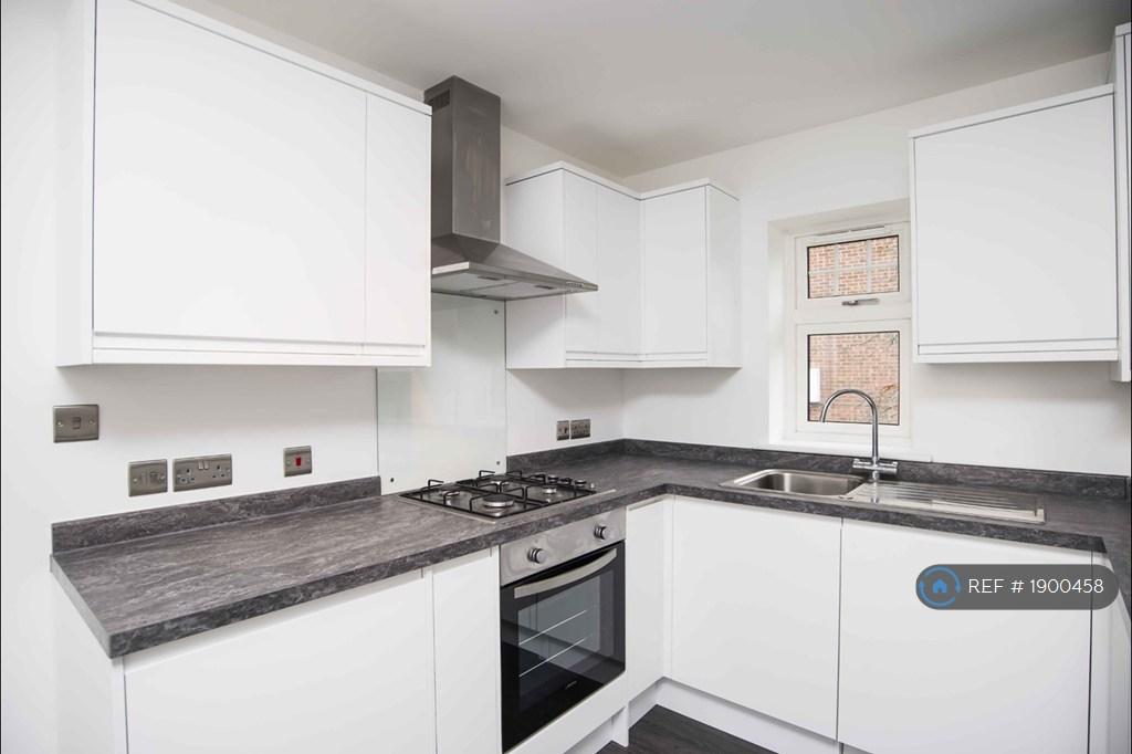 Apartment in Sutton - View 2