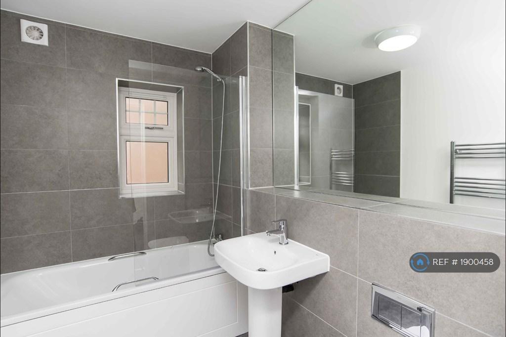 Apartment in Sutton - View 5
