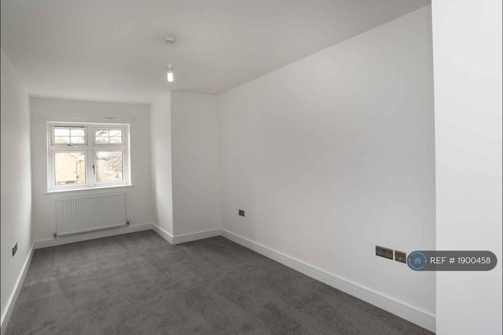 Apartment in Sutton - More