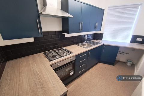 3 bedroom semi-detached house to rent, Church St, Bolton, BL5