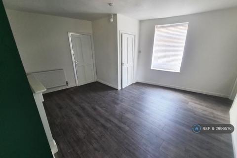 3 bedroom semi-detached house to rent, Church St, Bolton, BL5