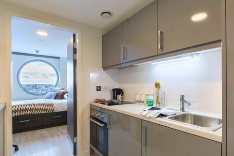 2 bedroom flat share to rent, City Road