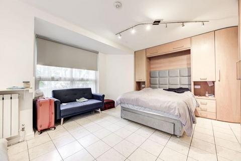 undefined, Cromwell Road, Earls Court, London, SW5