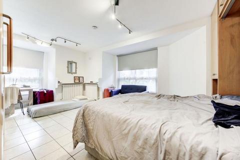 undefined, Cromwell Road, Earls Court, London, SW5