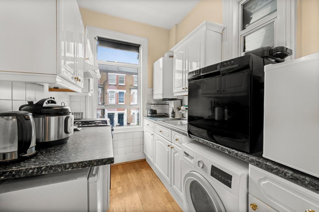 Apartment in London - View 3