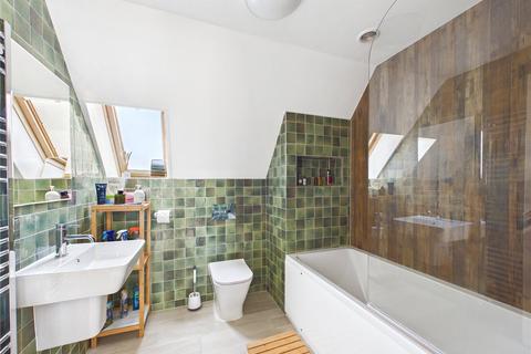 3 bedroom detached house for sale, Foxhall Road, Ipswich, Suffolk, IP3