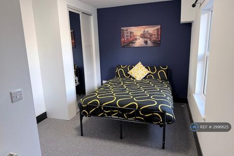 1 bedroom in a house share to rent, Bedford Road, Reading, RG1