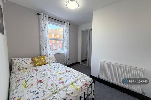 1 bedroom in a house share to rent, Bedford Road, Reading, RG1