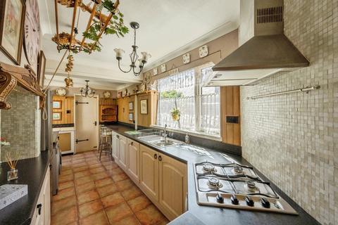 3 bedroom semi-detached house for sale, Carr House Road, Doncaster, South Yorkshire, DN4
