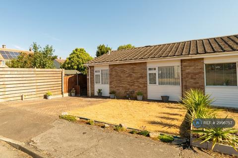 2 bedroom bungalow to rent, Romany Close, Letchworth, SG6