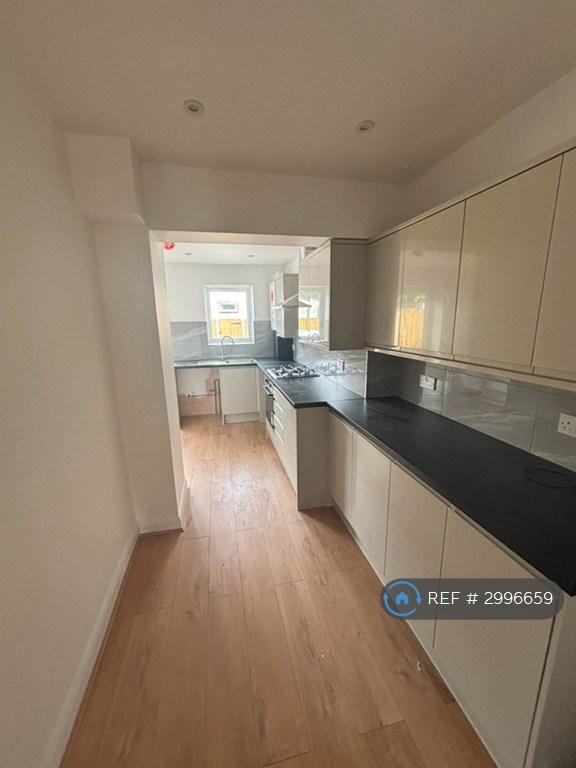 House in Romford - View 2