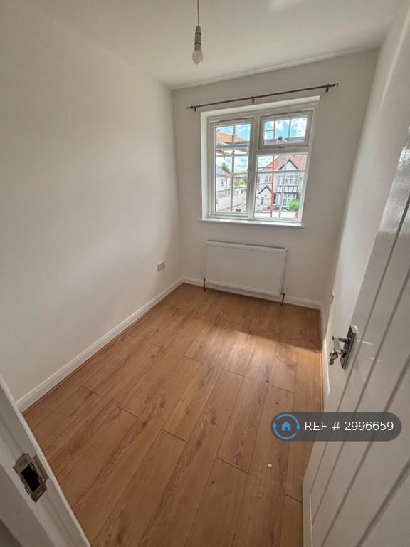 House in Romford - More