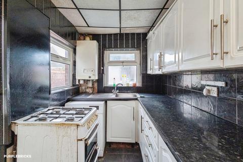 2 bedroom terraced house for sale, Garforth Street, Oldham, OL9