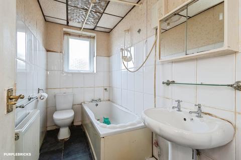 2 bedroom terraced house for sale, Garforth Street, Oldham, OL9