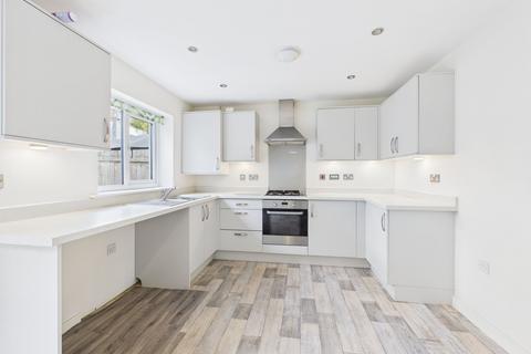 4 bedroom semi-detached house to rent, Chestnut Drive, Launceston, PL15