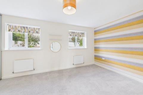 4 bedroom semi-detached house to rent, Chestnut Drive, Launceston, PL15